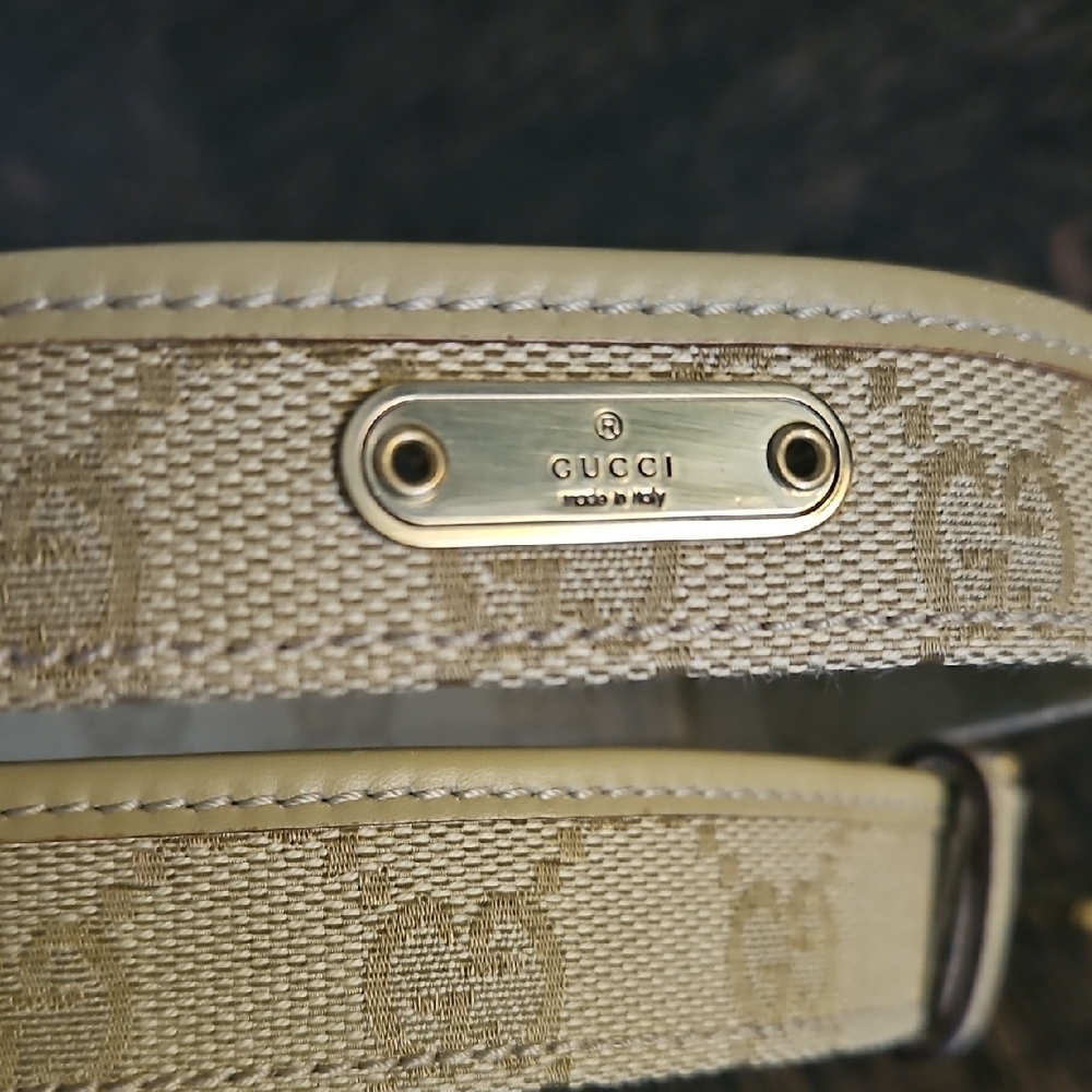 Gucci Beige Monogram Signature Belt with Gold Buckle - Picture 3 of 6
